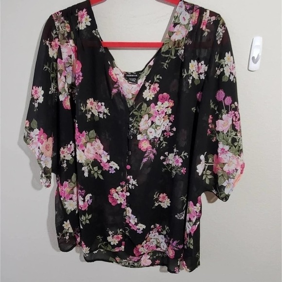 TORRID floral roses button down semi sheer shirt‎ - Picture 1 of 10